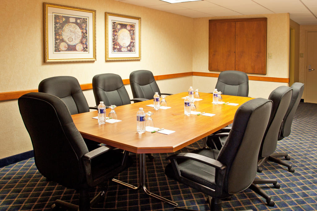 Ramada By Wyndham Beaver Falls Facilities photo