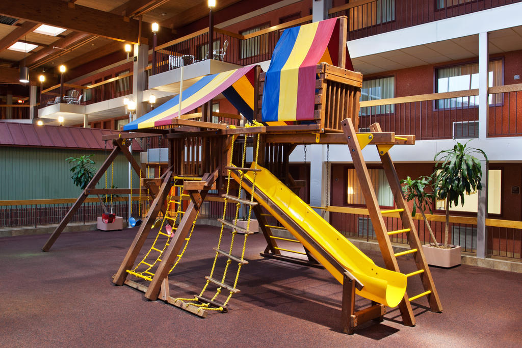 Ramada By Wyndham Beaver Falls Facilities photo
