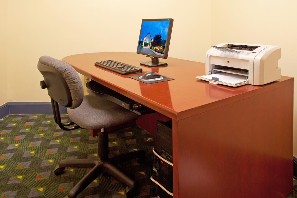 Ramada By Wyndham Beaver Falls Facilities photo