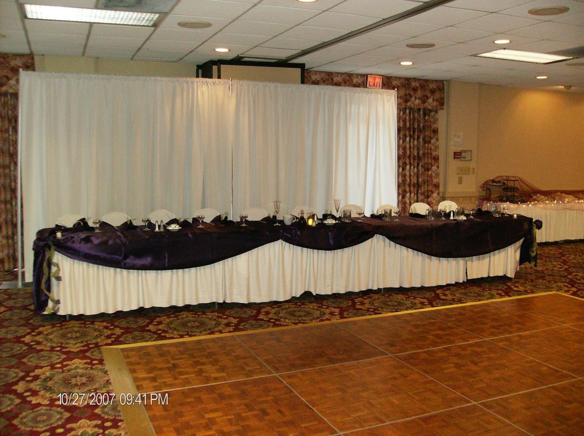 Ramada By Wyndham Beaver Falls Exterior photo